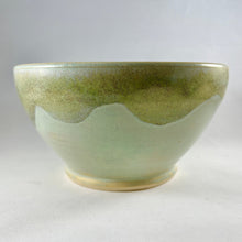 Load image into Gallery viewer, Light Green Pottery Bowl
