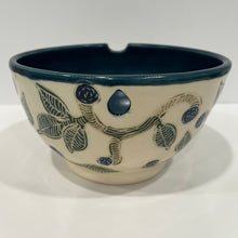 Load image into Gallery viewer, Leaves and Berries Noodle Pottery Bowl
